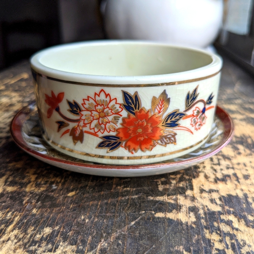 Vintage ash-tray and plate